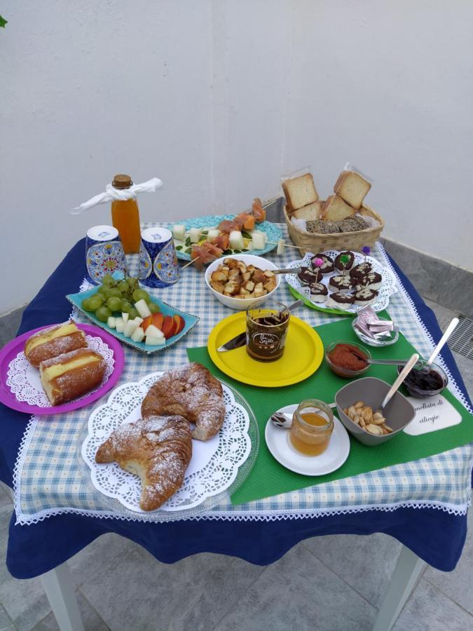 לינה וארוחת בוקר נוטו Casa Lele מראה חיצוני תמונה